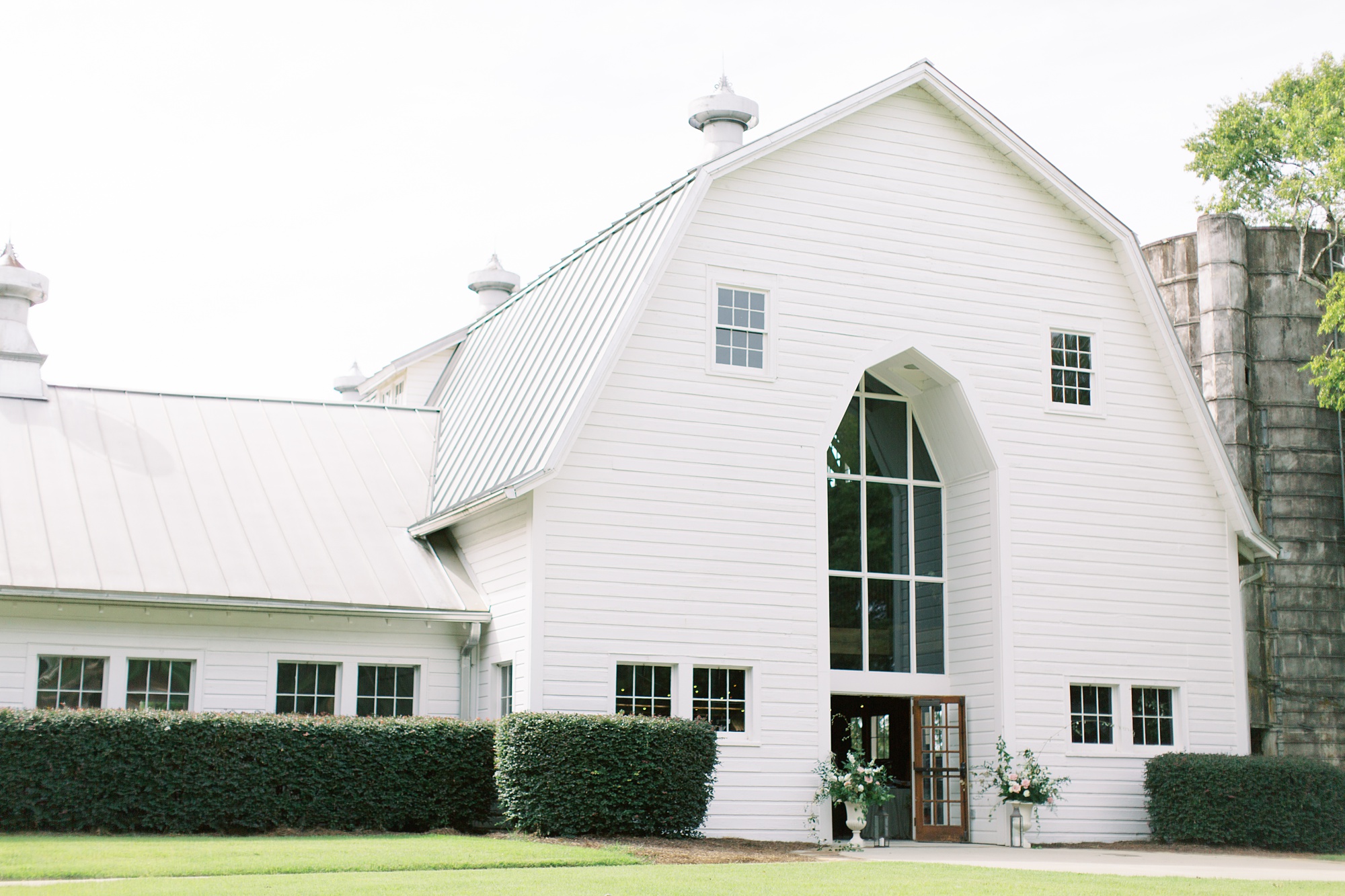 The Dairy Barn wedding photographed by SC and NC wedding photographer Demi Mabry